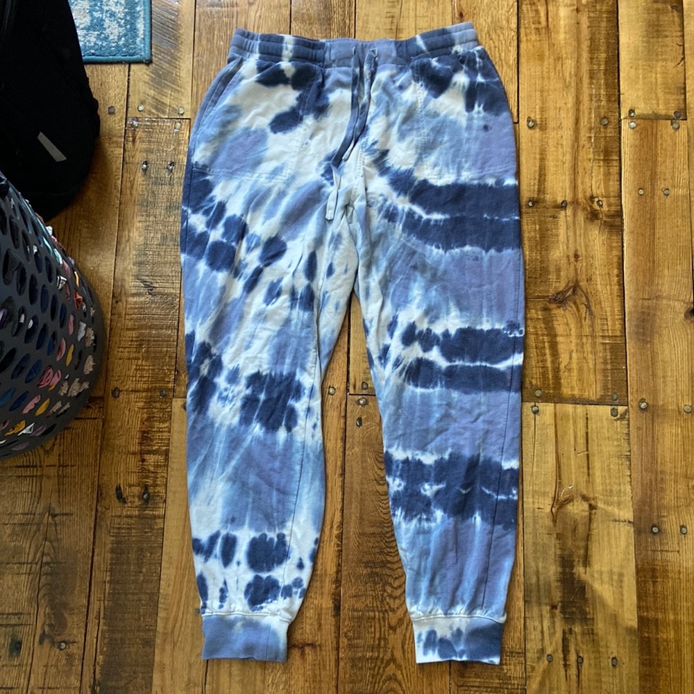 Size small